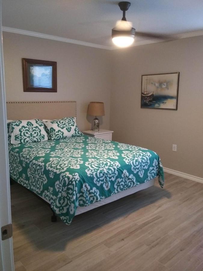 Executive Keys Condominiums On The Beach 포트 애런사스 외부 사진