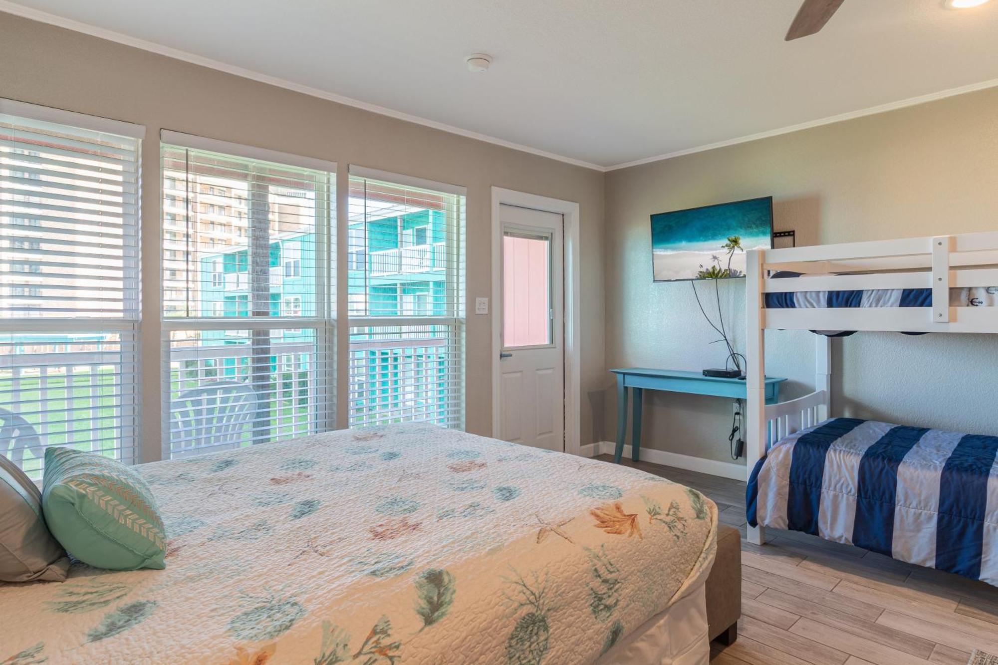 Executive Keys Condominiums On The Beach 포트 애런사스 외부 사진